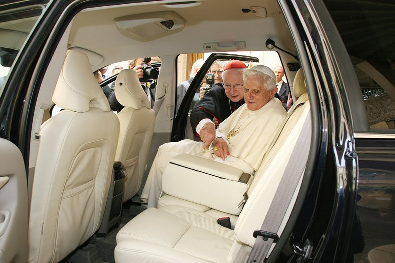 Volvo XC90 dla Ojca Świętego Benedykta XVI