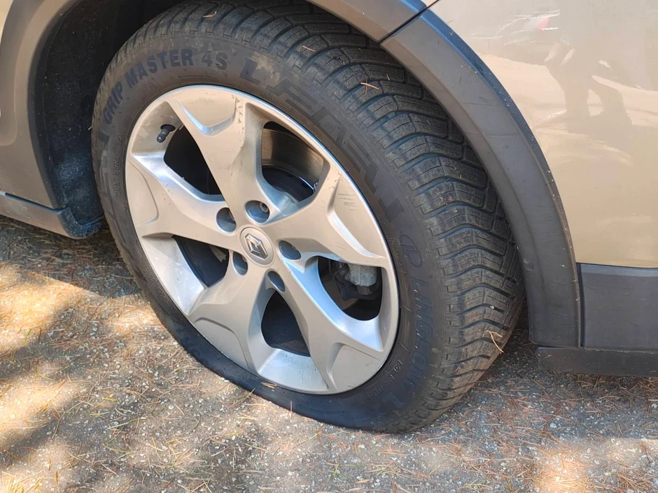 Srbima izbušene gume u Hrvatskoj