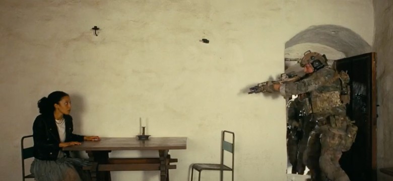 Nowy thriller akcji to prawdziwa rewelacja. "Najlepszy film roku"