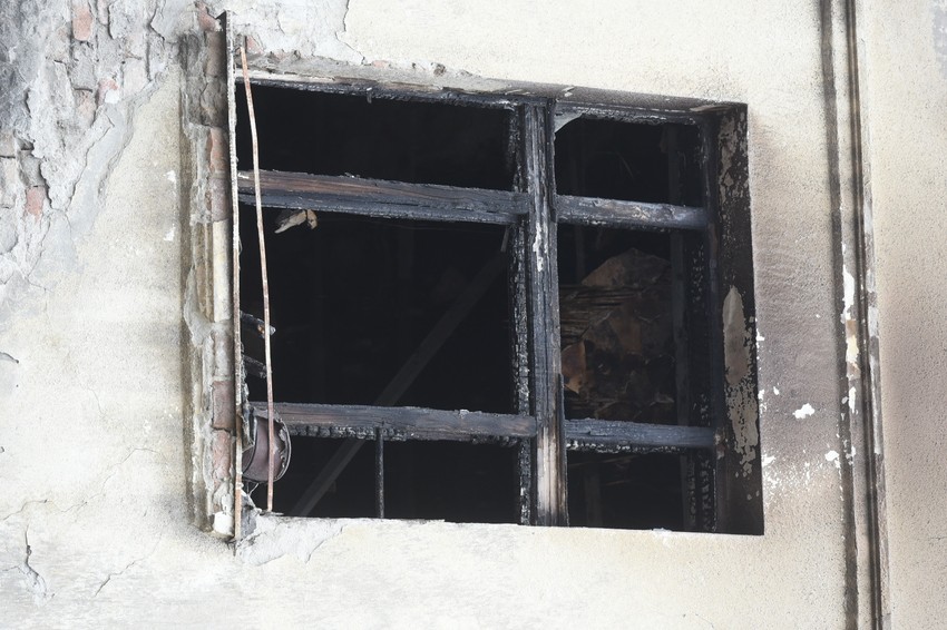 Vatra je izbila u stanu poginulog muškarca