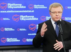 Platforma: PiS chce złamać konstytucję