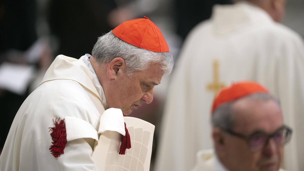 Papież Franciszek nie żyje. Czterech Polaków na konklawe. Wśród nich kard. Krajewski