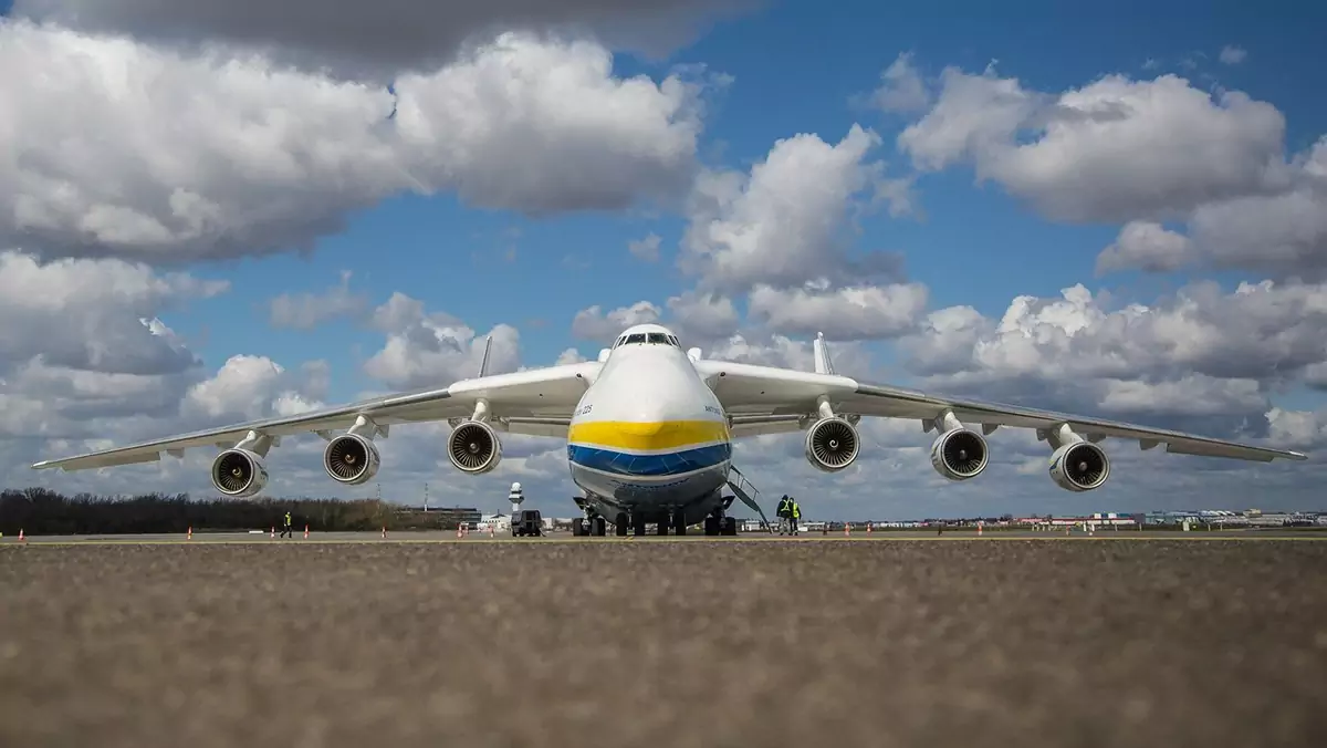 Antonow An-225