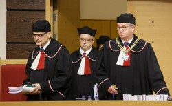 A gdyby tak obowiązywała konstytucja PiS... Tak w projekcie opisano Trybunał Konstytucyjny
