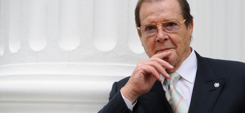 Słynny Bond, Roger Moore nagrał piosenkę dla... Bonda