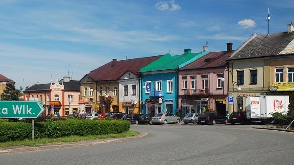 Gmina Jędrzejów ogłosiła konkurs na opracowanie koncepcji urbanistyczno-architektonicznej przywrócenia historycznego charakteru XIII-wiecznego zabytkowego rynku jędrzejowskiego jako przestrzeni integracji społeczności lokalnych, w miejsce obecnego ronda komunikacyjnego.