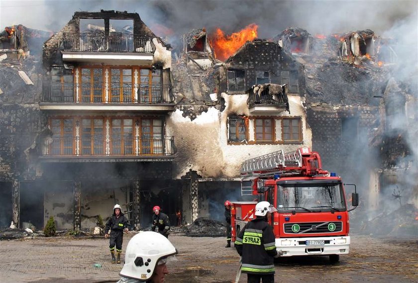 Potężny pożar strawił hotel. FOTO