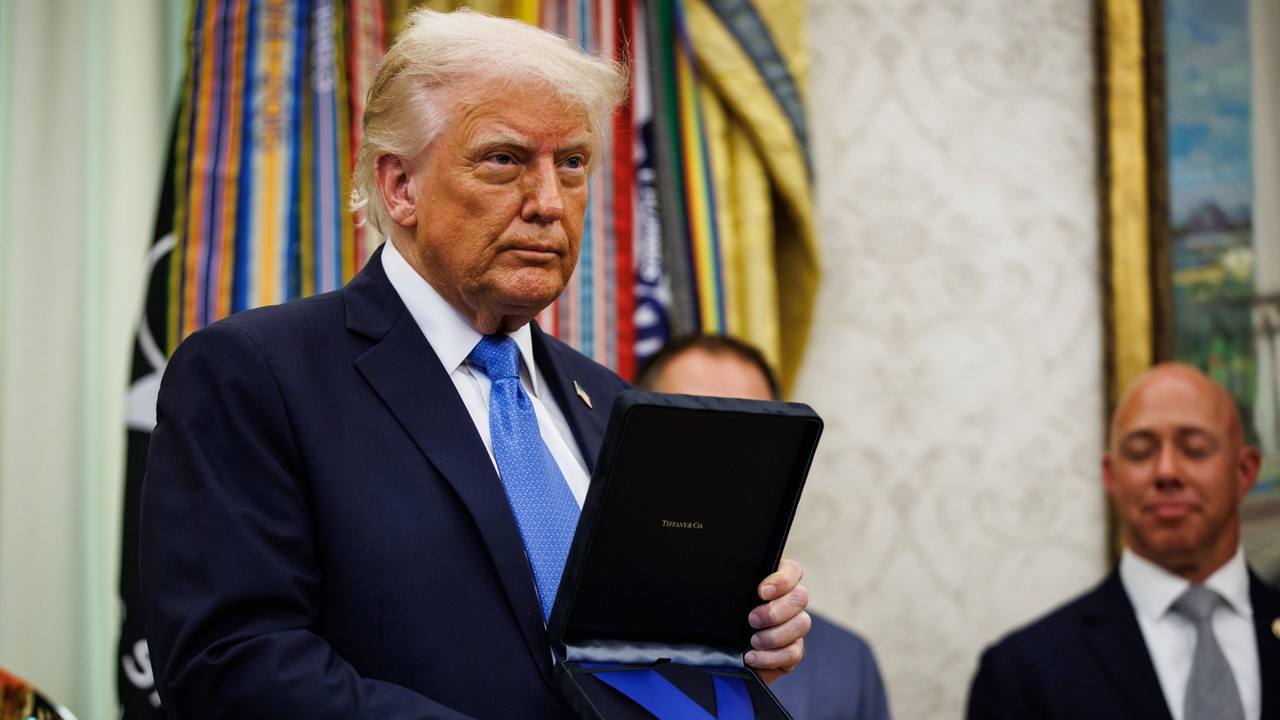 Bloomberg o kulisach narad w USA. 