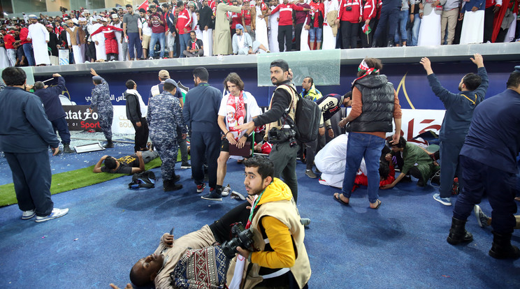 Több szurkoló is megsérült a túlzott ünneplésben /Fotó: AFP