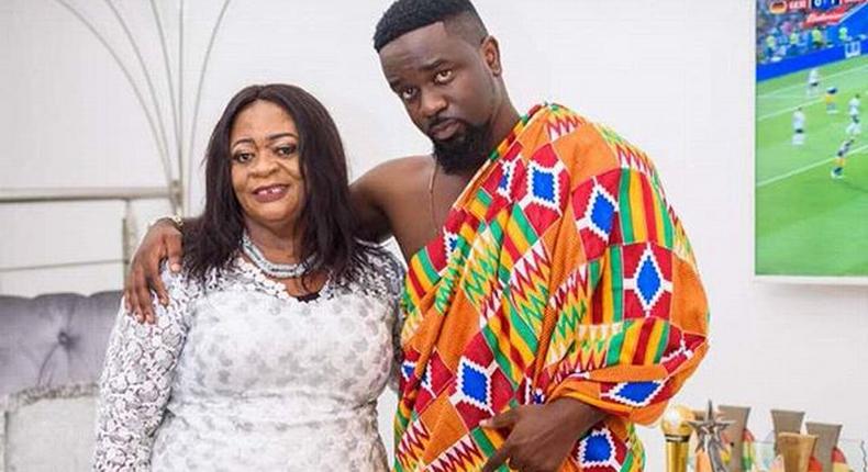 Sarkodie’s father and mother looked splendid at son’s wedding 