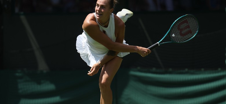 I wtedy weszły one, całe na biało. Najlepsze tenisistki grają na Wimbledonie [FOTO]