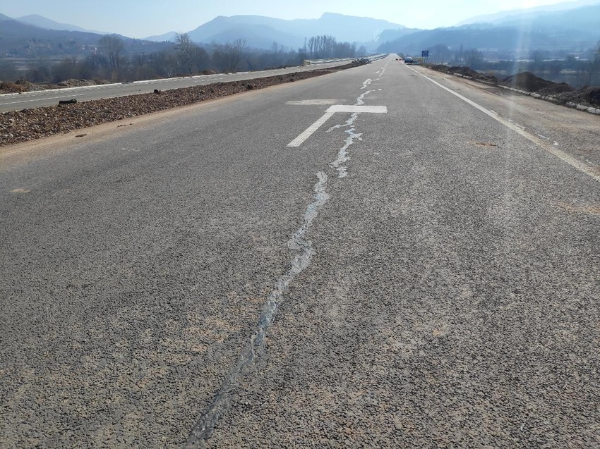 U Koridorima Srbije kažu da su se pukotine pojavile na deonici u dužini od 150 metara