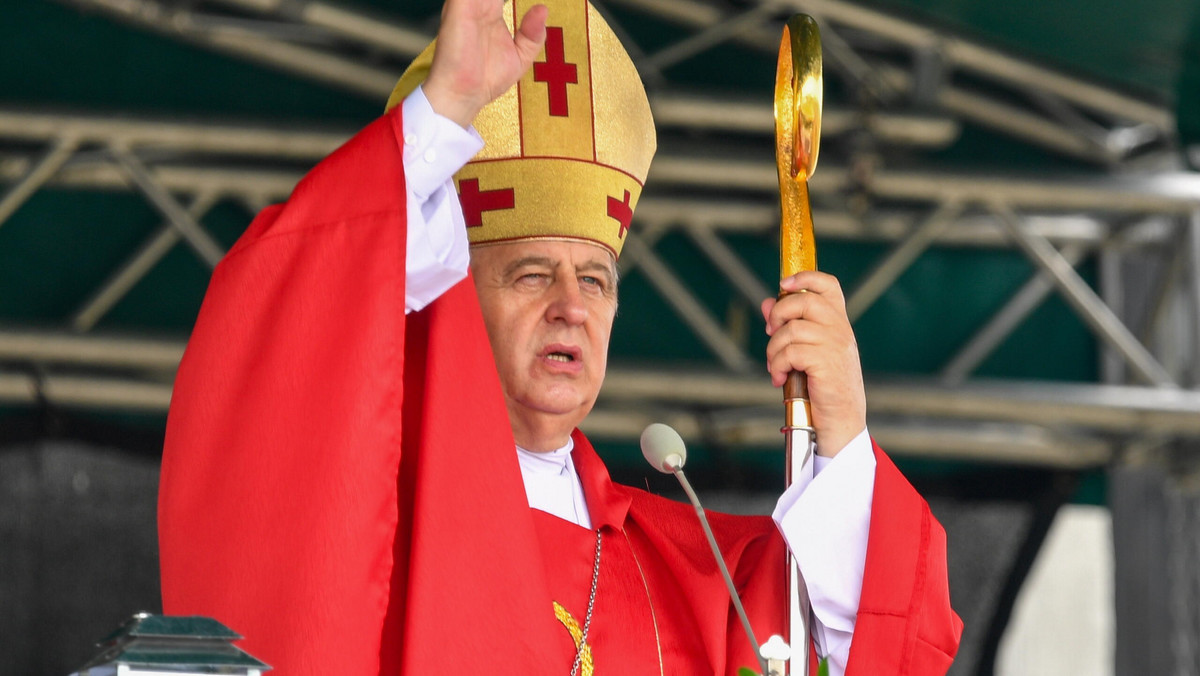 Kielecki biskup broni lekcji religii w szkołach. "Uderzenie w podstawowe prawo"