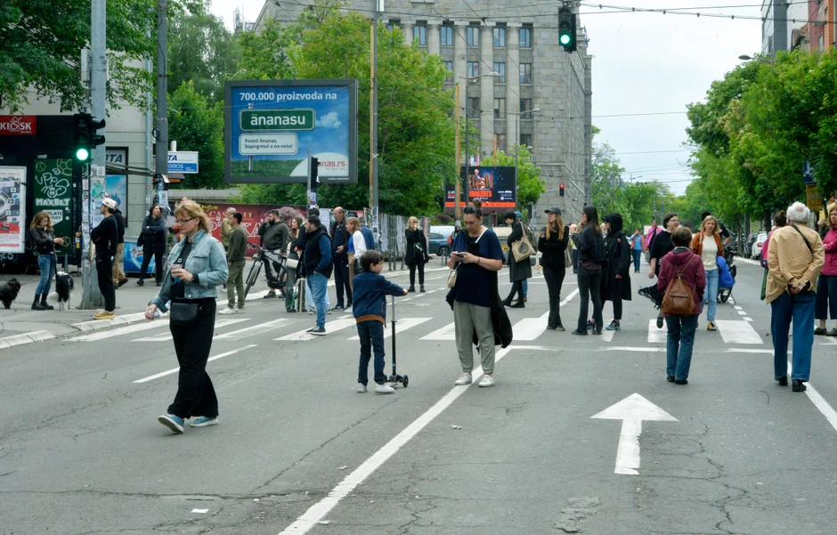 Studenti i građani ispred RTS