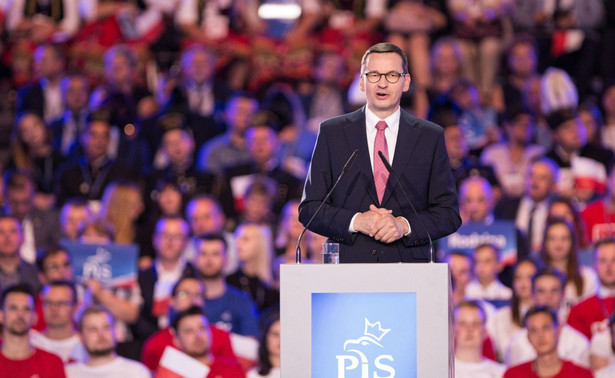 Wyższa płaca minimalna, inwestycje w służbę zdrowia i oświatę. Morawiecki przedstawia szczegóły planu PiS