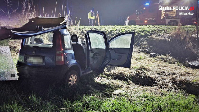 Makabryczny wypadek. Auto rozpadło się na części.