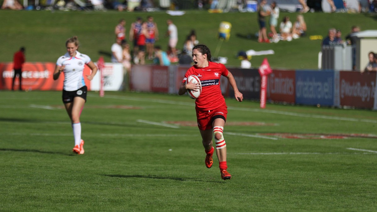 Reprezentacja Polski w rugby kobiet ma za sobą turniej w Rzymie, na którym zajęła drugą lokatę. To był dla Biało-Czerwonych ostatni sprawdzian przed mistrzostwami Europy, które już niebawem rozpoczną się we Francji. O naukach wyciągniętych z turnieju w stolicy Włoch, a także szansach naszej drużyny podczas mistrzostw Starego Kontynentu rozmawialiśmy z zawodniczką Black Roses Posnania Katarzyną Paszczyk.