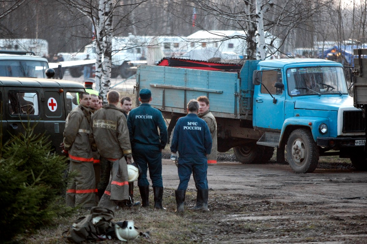 Elementy wraku Tu-154 na ciężarówce