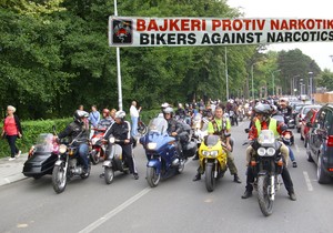 656925_loznica08-bajkeri-protiv-narkomanije-defile-ucesnika-motocasca-foto-s.pajic