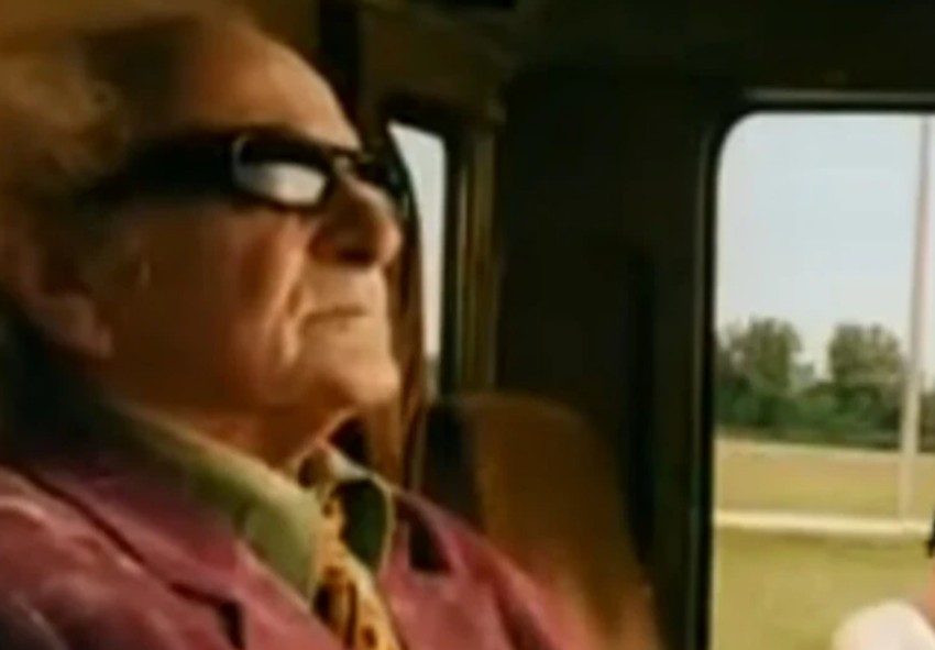 Odelo iz filma "Mrtav ladan"