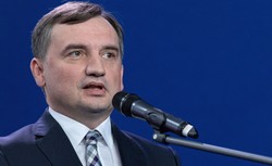 Skarga nadzwyczajna Ziobry. W tle dwukrotny nakaz zapłaty w tej samej sprawie