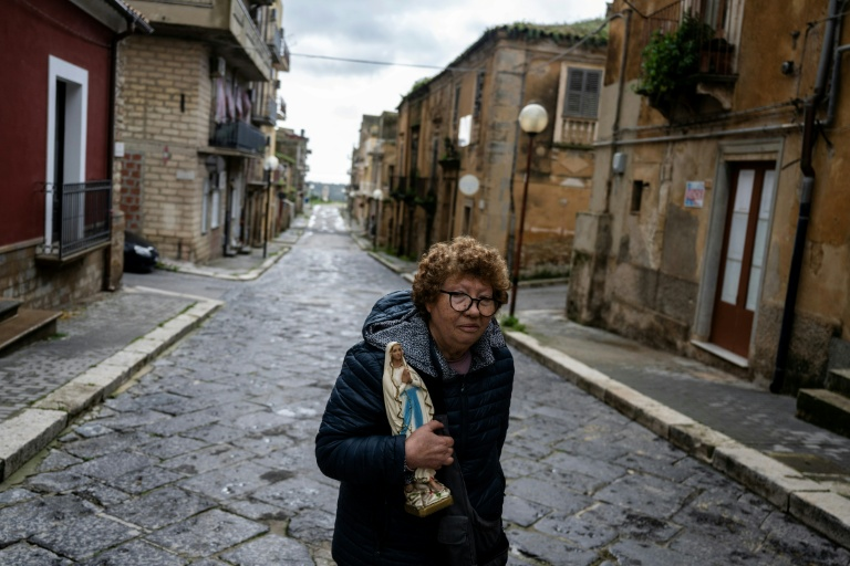 Sicile: quatre km de colline s'effondrent et menacent 25 000 habitants
