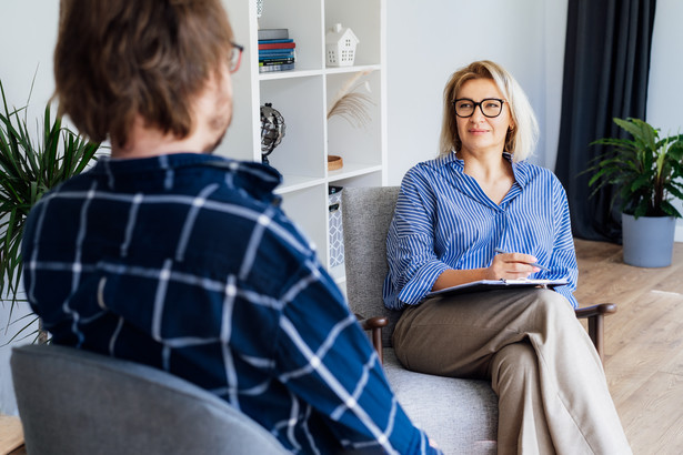 Nowe przepisy regulują zawód psychoterapeuty. Może nim zostać każda osoba z tytułem magistra