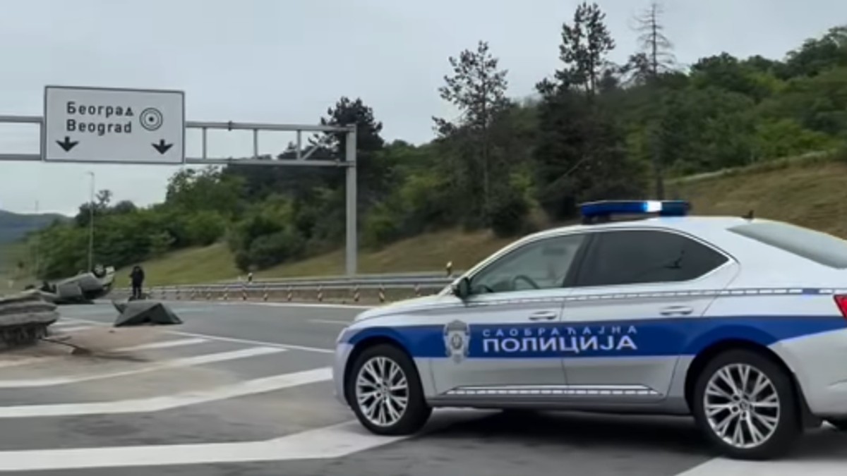 Prevrtanja vozila na auto-putu kod Beograda