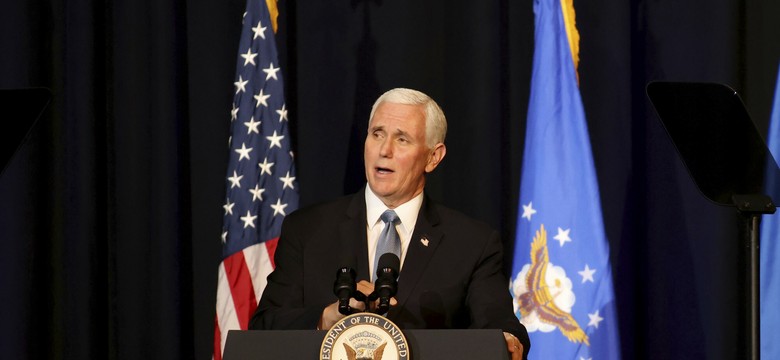 Pence apeluje do Trumpa. "Nadszedł czas na wznowienie wsparcia dla Ukrainy"