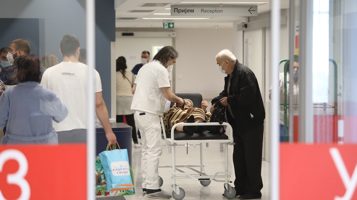 Beograđani masovno zvali Hitnu zbog GLAVOBOLJE, i doktori iznenađeni: Tačno OVAKAV bol u glavi ne sme da čeka, lekari upozoravaju sa kojim simptomima morate u hitnu službu