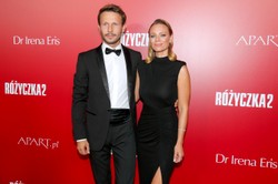 Premiera "Różyczki 2". Boczarska w objęciach Banasiuka, zarośnięty Więckiewicz [FOTO]