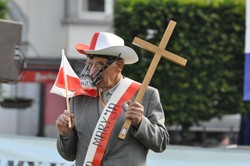 Czy NIK uratuje telewizję ojca Rydzyka?