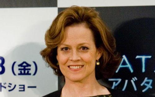 Sigourney Weaver mosolya mögött mély sebeket őriz