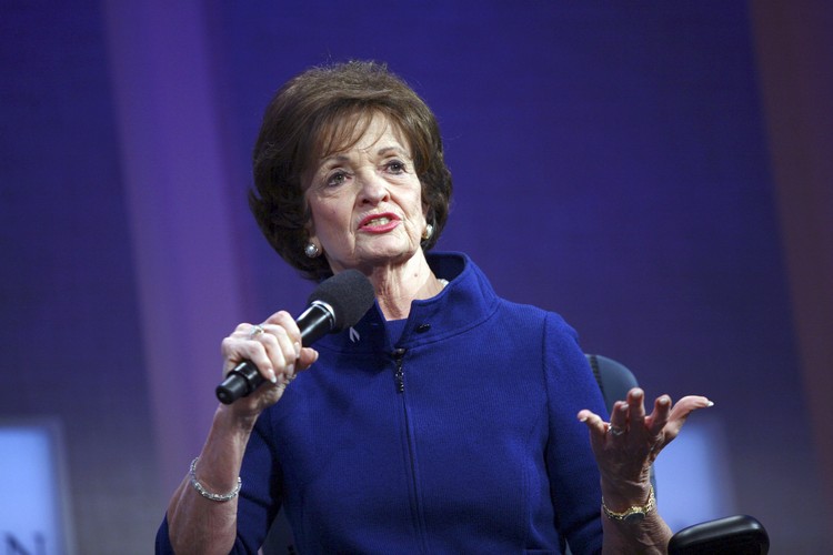 <b>Marilyn Carlson Nelson, USA</b>
<br>
<br>
Majątek: 4,1 miliarda dolarów
<br>
<br>
Najstarsza córka Curtisa L. Carslona, założyciela imperium Carlson Companies - firmy inwestującej w hotele, restauracje i branże turystyczną.