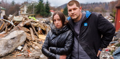 Zrozpaczone rodziny wróciły na gruzowisko w Ustroniu. Gdy znaleźli to w zgliszczach, nie dało się już powstrzymać szlochu