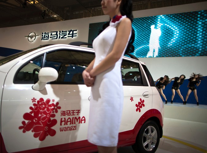 Salon samochodowy w Szanghaju... Jest na czym zawiesić oko :)