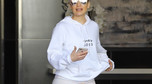 Jennifer Lopez w sportowym stroju na ulicach Beverly Hills