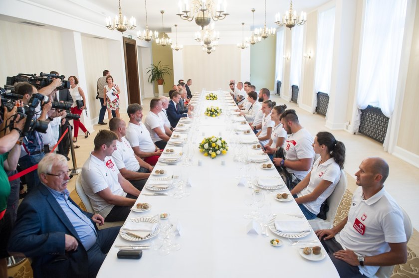 Wielki powrót lekkoatletów. Witała ich premier Szydło