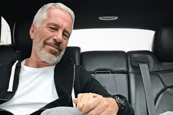 GOLE TINEJDŽERKE, PORNOGRAFIJA I PRIRUČNICI ZA ROPSTVO Otkriveno tajno Epstajnovo skladište: Jedan detalj je posebno JEZIV