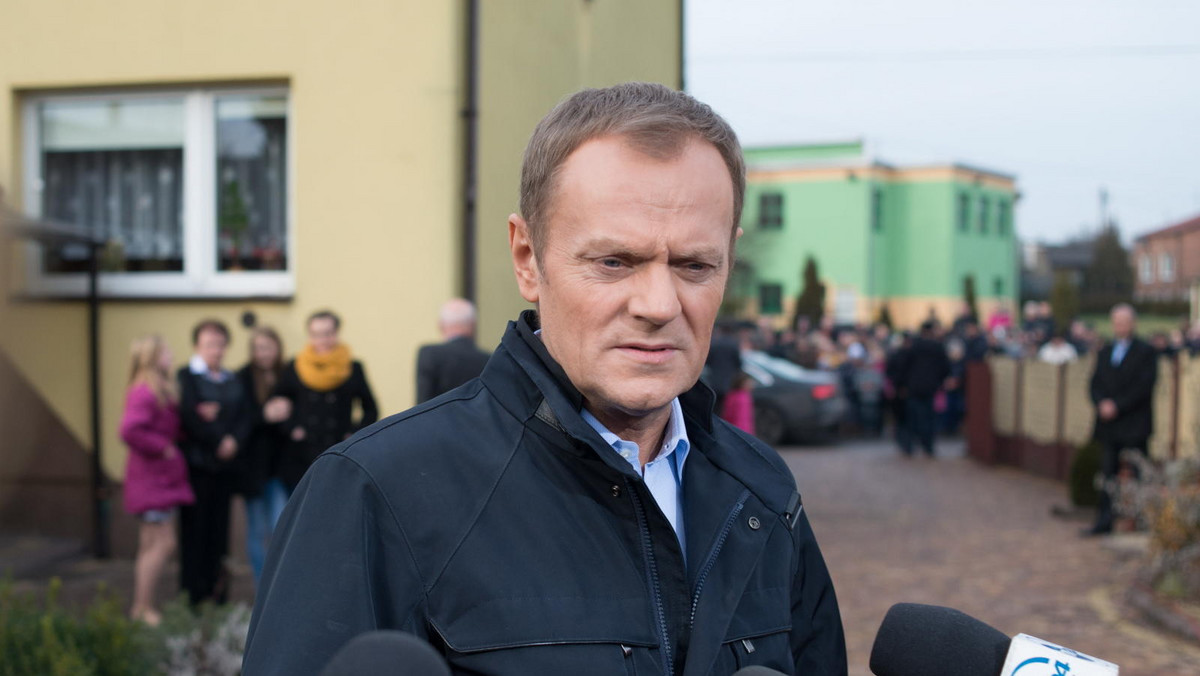 Premier Donald Tusk potwierdził w sobotę, że wiceminister zdrowia Krzysztof Chlebus złożył rezygnację, ale zarazem podkreślił, że jej powodem nie jest kwestia konfliktu z ministrem Bartoszem Arłukowiczem, lecz "inne plany zawodowe".