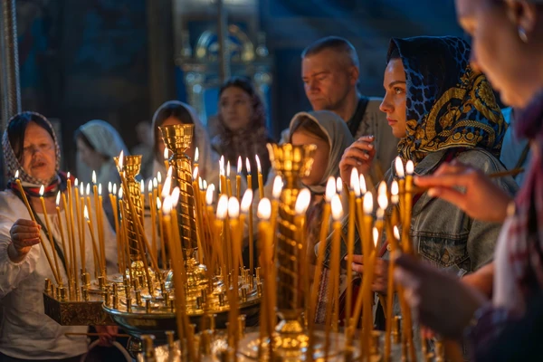 Danas STRIKTNO TREBA IZBEGAVATI jednu stvar da ne biste PRIZVALI NESREĆU U KUĆU: A evo koje se CVEĆE bere za USPEH I ZDRAVLJE, obeležavaju se CVETI, NEDELJU DANA PRE USKRSA