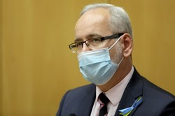 Co z decyzją w sprawie czwartej dawki szczepionki? Niedzielski zabrał głos