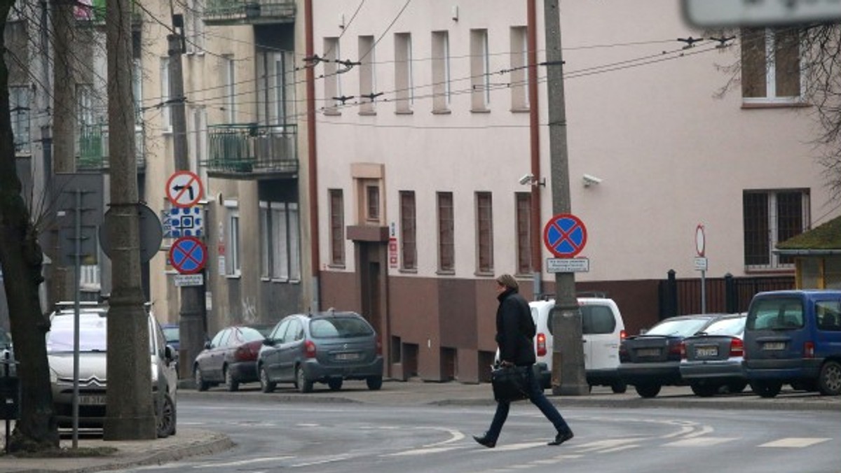 Już wkrótce może okazać się, że piesi będą mogli przechodzić przez ul. Lipową niemal w dowolnym miejscu. Wszystko przez przepisy związane z przebudową tej drogi.