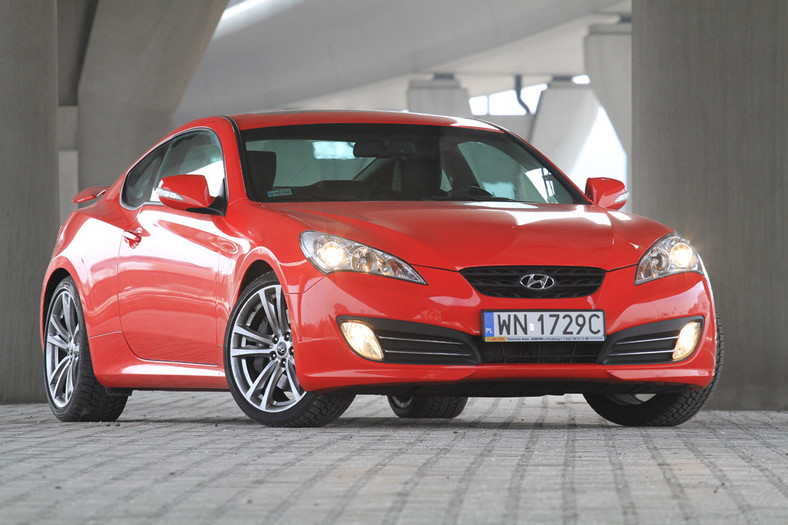 Hyundai Genesis Coupe: czerwony palacz gumy