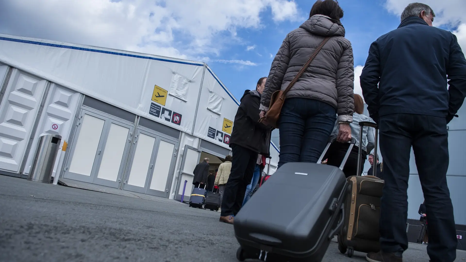 Linie lotnicze czasem wyrzucają pasażerów z samolotów. I bardzo dobrze