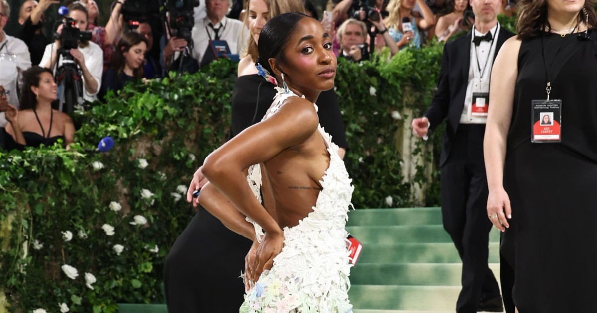 Ayo Edebiri shined in this backless column dress by Loewe at 2024 MET Gala - Vimarsana News