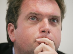 "Czy Tusk celowo wprowadza nas w błąd?"