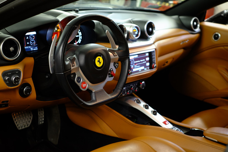 Ferrari California - zestaw audio