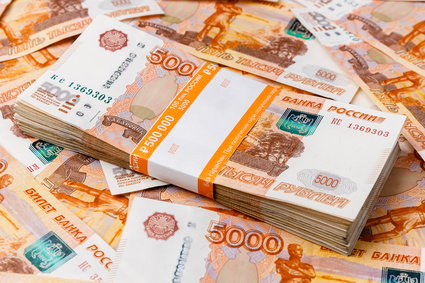 Kurs rubla leci w dół. Bank centralny Rosji interweniuje na rynku walutowym