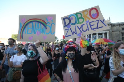 Szefowa KE zapowiada zawieszanie funduszy za dyskryminację osób LGBT. 'To nie może mieć miejsca w UE'